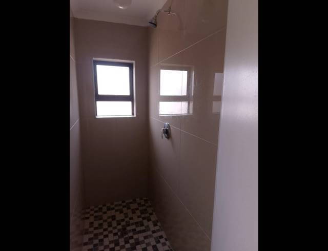 1 BEDROOM PROPERTY TO RENT IN OVERPORT